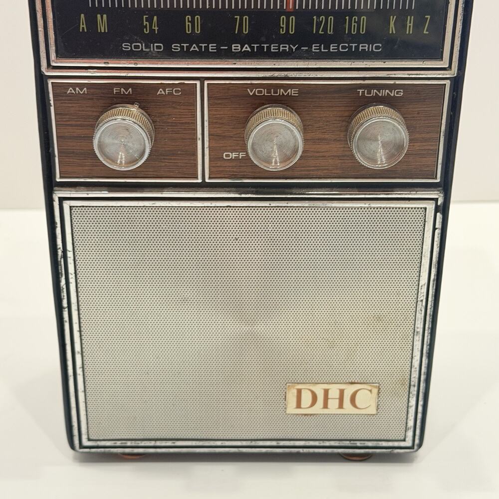 DHC Solid State Battery-Electric AM/FM/AFC Radio Leather Style Case And Handle - Picture 3 of 6